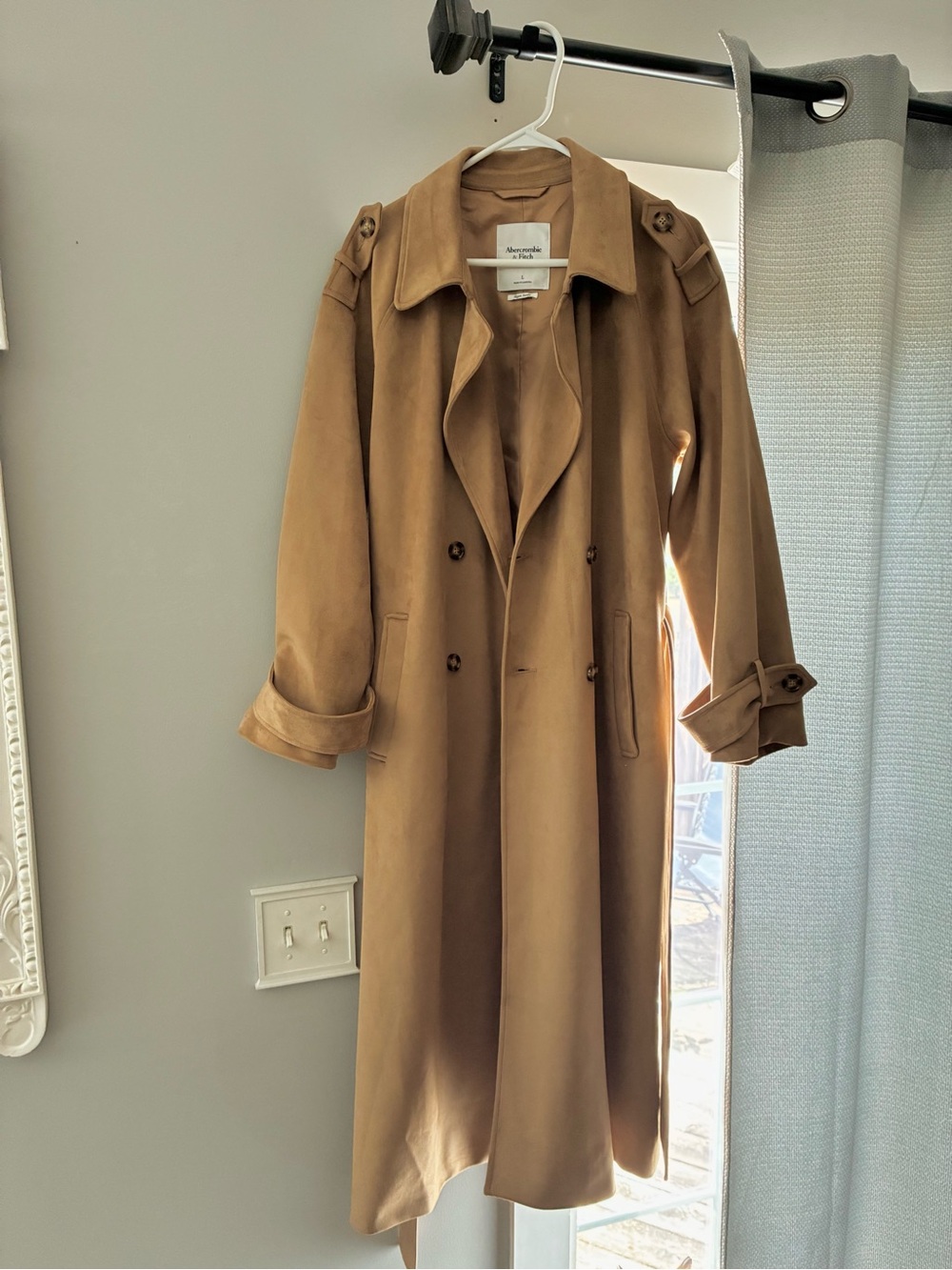 Abercrombie & Fitch Women’s Sand Double-Breasted Vegan Faux Suede Trench Coat